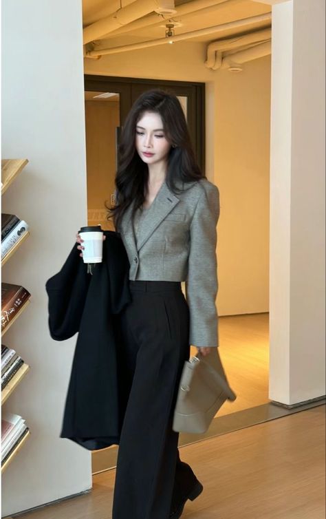 Elegant Business Woman Outfit, Korean Women Work Outfit, Korean Formal Dress Classy, Casual Doctor Outfit, Classy Outfit Korean, Ootd Kantor Casual, Revenge Outfits Casual, Korean Outfit Office, Korean Fashion Dress Classy Women