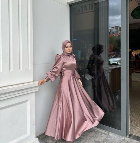 Gaun Satin Dresses Hijab, Silk Hijab Dress, Silk Prom Dress Satin, Gaun Satin Hijab, Simple Satin Dress Hijab, Model Dress Hijab, Hijabi Satin Dress, Dress Silk Hijab, Model Dress Bridesmaid Hijab