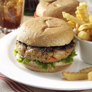 Garden Turkey Burgers- I bet this would be great with cooked steel cut oats instead of rolled oats- may keep burgers more juicy Ground Turkey Burgers, Turkey Burger Recipe, Turkey Patties, Grilled Turkey Burgers, Turkey Burger Recipes, Grilled Turkey, Grilled Burgers, Turkey Burger, Burger Recipe