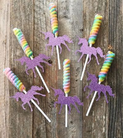 Unicorn Party Favor Ideas, Castle Birthday Party, Unicorn Gift Bags, Diy Unicorn Party, Unicorn Party Favor, Unicorn Party Bags, Unicorn Birthday Party Decorations, Party Favor Ideas, Unicorn Themed Birthday Party