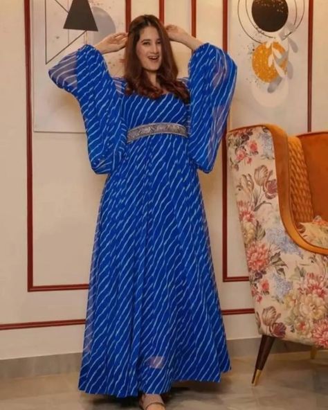 Leheriya Kurti Designs Latest, Printed Frocks For Women, Cool Casual Outfits, Diy Fashion Scarf, Anarkali Dress Pattern, Simple Kurta Designs, Kurti Designs Latest, Desi Fashion Casual, Kurti Embroidery Design