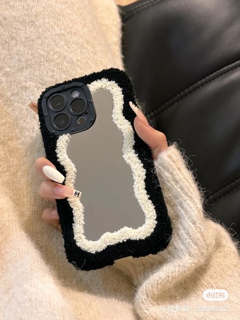 Phone Cases Aesthetic Black, Fur Phone Case, Diy Phone Case Design, Retro Phone Case, Iphone Case Collection, Jelly Case, Stylish Iphone Cases, Girly Phone Cases, Pretty Iphone Cases