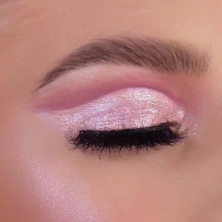 Idee Trucco Primavera 2020 Lip Gloss Palette, Barbie Makeup, Eye Makeup Art, Summer Makeup, Cute Makeup, Eyeshadow Makeup, Makeup Art, Look Fashion, Makeup Tips