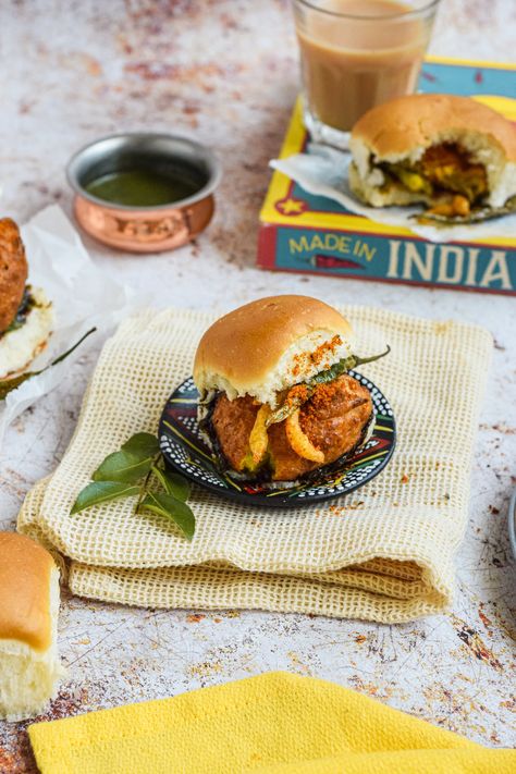 Vada Pav (Bombay street style recipe) Savory Snack Recipes, Garlic Chutney, Fried Potato, Potato Fritters, Tamarind Chutney, Vegetarian Burger, Green Chutney, Green Chili, Night Snacks