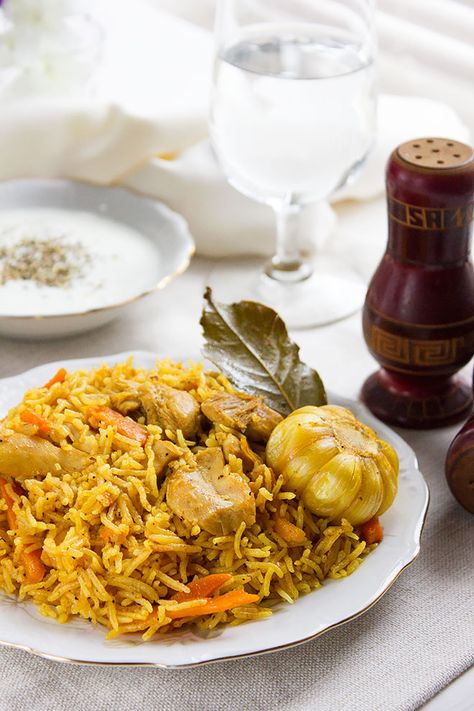 uzbek plov 2 Uzbek Plov Recipe, Uzbek Food, Uzbekistan Food, Chicken Curry Recipes, Chicken Pilaf, Clean Lunches, Pilaf Recipes, Foreign Food, Tasty Chicken