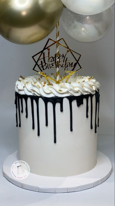 Simple Cakes For Men, Boys Cake Design, Modern Birthday Cakes For Men, Simple Cake Designs For Men, Simple Birthday Cake For Men, Publix Birthday Cakes, Plain Birthday Cake, Round Birthday Cakes, Golden Birthday Cakes