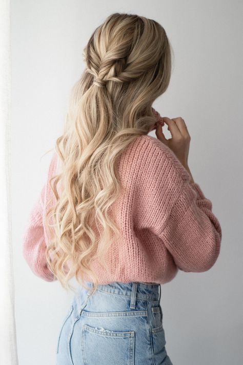 3 Easy Hairstyles that are Perfect for Sweater Weather Twist Ponytail, Long Face Hairstyles, Casual Hairstyles, Long Blonde, Easy Hairstyles For Long Hair, Half Up Hair, Long Blonde Hair, Undercut, Sweater Weather