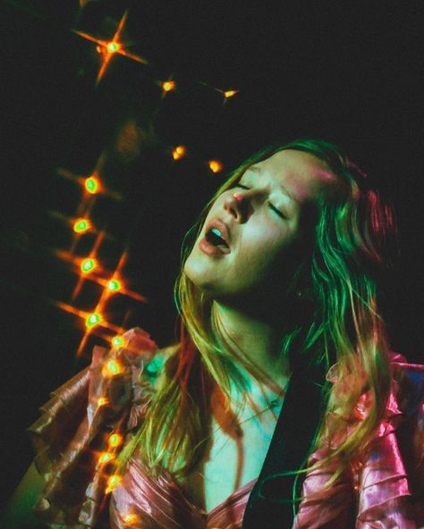 Julia Jacklin, Music Festival Aesthetic, Live Music Photography, Band Photography, Summer Movie, Star Photography, Girls Music, Music Pictures, Women In Music