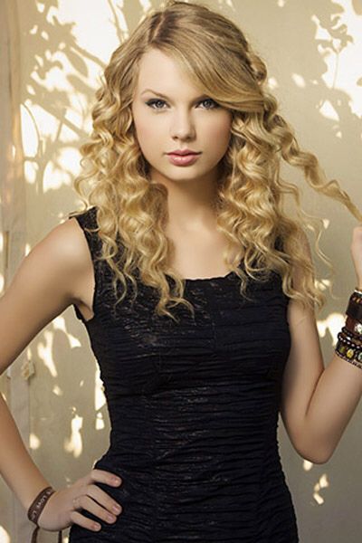 Taylor Swift-006 Tyler Swift, Young Taylor Swift, Fearless Era, Taylor Swift Cute, Taylor Swift Fearless, Swift Photo, Taylor Swift Hair, Taylor Swift Album, Taylor Swift 13