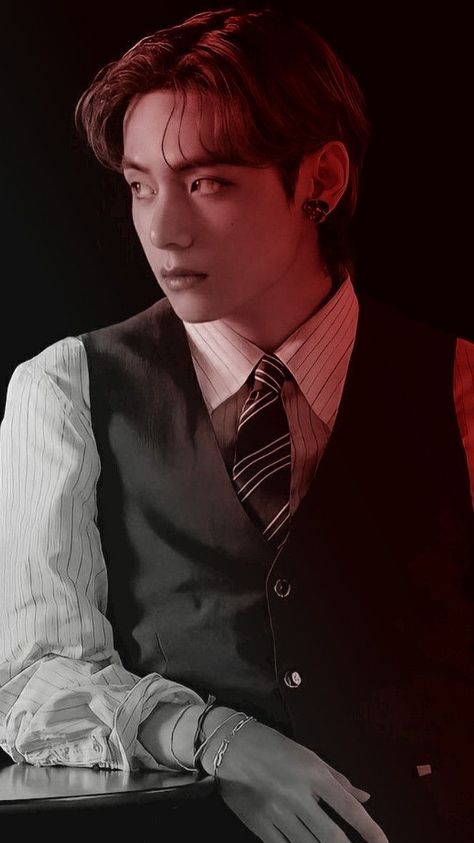 Mafia Kim Taehyung, Taehyung Angry, Angry Pictures, Weird Person, Angry Wallpapers, Dazai Edit, Mafia Queen, Angry Eyes, Cold Face