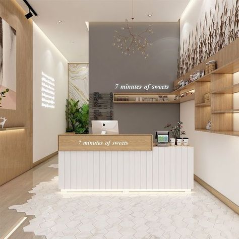 White Reception Counter, Wooden Reception Desk, Deco Spa, Reception Area Design, Curved Reception Desk, Display China, Mall Kiosk, Reception Desk Design, Retail Store Display