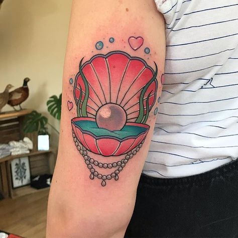 Clam With Pearl Tattoo Traditional, Scallop Shell Tattoo, Clam Pearl, Pearl Tattoo, Melbourne Tattoo, Shell Tattoos, Flame Tattoos, Melbourne Art, American Tattoos