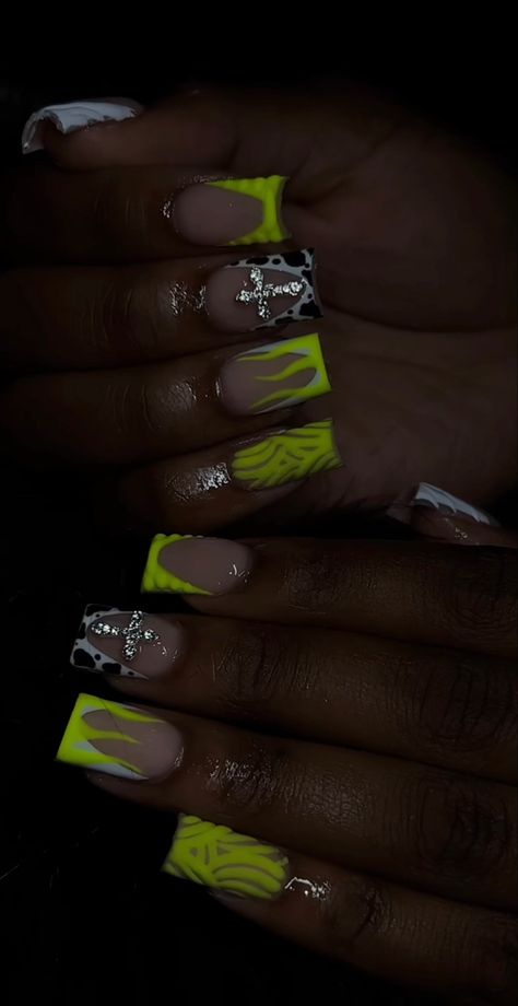 Neon Green Cheetah Nails, Acrylic Neon Nails, Neon Short Nails, Dope Nail Designs Mid Length, Lime Green Nails Design, Neon Yellow Acrylic Nails, Overlay Ideas, Bedazzled Nails, Lime Green Nails