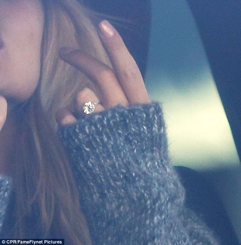 Not subtle: Even sitting in her car, the giant round diamond platinum ring - which is reportedly worth $350,000 - was impossible to miss Rosie Alice Huntington Whiteley, Celebrity Hair Trends, Celebrity Rings, Engagement Ring Photos, Rosie Huntington, Celebrity Engagement Rings, Fancy Rings, Platinum Diamond Rings, Jason Statham