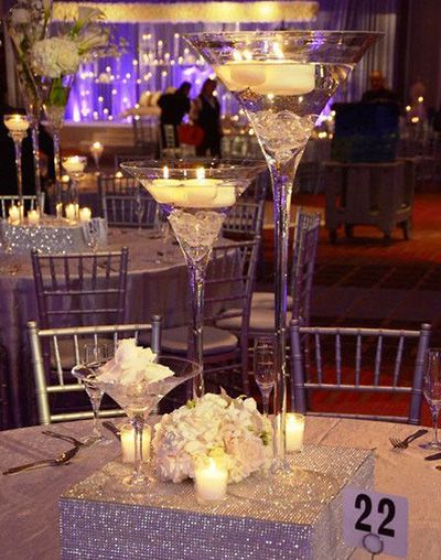 Martini Glass Centerpiece, Wedding Vase Centerpieces, Wedding Centrepiece, Candles Flowers, Candles Wedding, Event Centerpiece, Unique Wedding Flowers, Glass Centerpieces, Inexpensive Wedding Venues