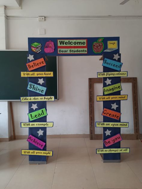 School Entrance Decoration Ideas, New Session Board Decoration School, Selfie Booth Ideas For School, School Gate Decoration Ideas, Welcome Gate Decoration, Annual Result Day Decoration In School, Selfie Corner Ideas For School, Selfie Stand Ideas For School, English Exhibition Ideas For School