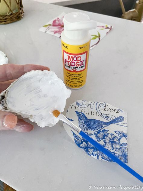 How to Decoupage Oyster Shells - Southern Hospitality Decoupage Oyster Shells, Oyster Shells Diy, Summertime Crafts, Shell Ideas, Oyster Shell Crafts, Shell Wreath, Shells Diy, Trinket Holder, Napkin Decoupage