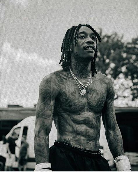 #Wiz khalifa Wiz Khalifa Style, Taylor Gang Or Die, Maroon 5 Lyrics, Mens Dreads, Estilo Cholo, Drake Lyrics, Hip Hop Quotes, Rap Quotes, Rap Lyrics Quotes