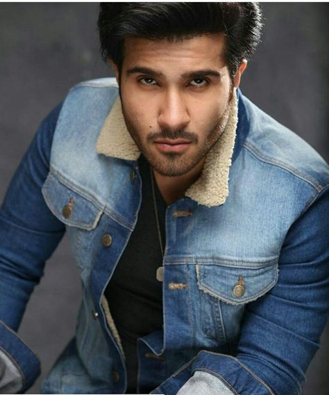 Feroz Khan Hairstyle, Mir Hadi, Pakistani Men, Pakistani People, Feroze Khan, Yang Yang Actor, Pakistani Actors, Feroz Khan, Portrait Photography Men