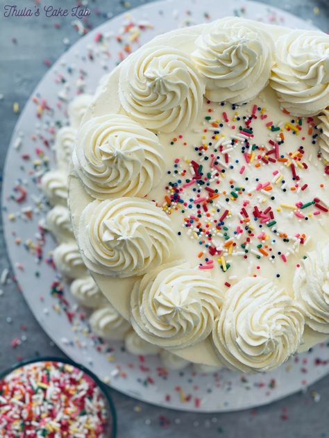 A Perfect White Vanilla Cake (YouTube Link for recipe included) | Thula's Cake Lab White Vanilla Cake, Perfect Vanilla Cake Recipe, Perfect Vanilla Cake, Vanilla Birthday Cake, White Cake Recipe, Dark Chocolate Cakes, Cake Youtube, White Cake Mixes, Cake Designs Birthday