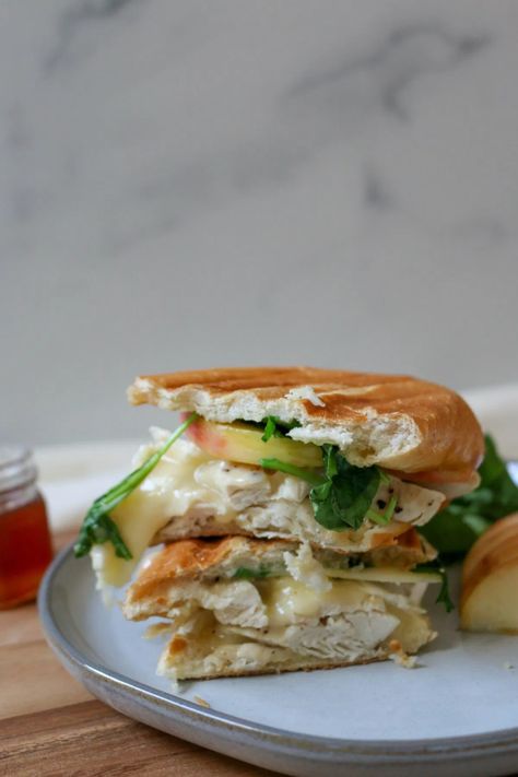 Chicken And Brie Sandwich, Brie Chicken Sandwich, Chicken Apple Brie Sandwich, Chicken Apple Brie, Brie Sandwich Recipes, Brie And Honey, Chicken Brie, Brie Panini, Sandwich Recipes Panini