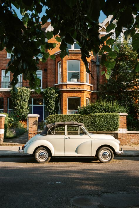 #oldcars #london #england #aesthetic #photography Vintage New England Aesthetic, Old England Aesthetic, London England Aesthetic, 1950s Aesthetic, 1960s Aesthetic, New England Aesthetic, England Aesthetic, 70s Aesthetic, London Aesthetic