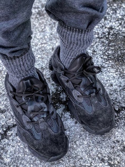 Yeezy 500 Utility Black Yeezy Black Outfit, Yeezy 500 Utility Black, Adidas Yeezy Black, Nike Yeezy, Replica Sneakers, Fake Shoes, Air Jordan Nike, Sneakers Sale, Yeezy Outfit