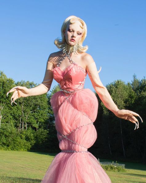 Pink Drag Outfit, Drag Queen Photography, Drag Outfit Ideas, Pink Creepy Aesthetic, Campy Fashion, Drag Outfits, Fantasy Look, Fecal Matter, Drag Queen Costumes