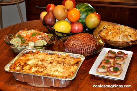 Top 10 Filipino Christmas Recipes Pinoy Christmas Food, Filipino Christmas Recipes, Filipino Christmas, Christmas Dinner Menu, Christmas Eve Dinner, Filipino Dishes, Recipes Christmas, Christmas Food Dinner, Pinoy Food