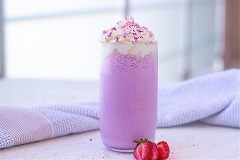 "Since everyone is talking about the Barbie movie and there's so many recipes to copy Barbie. I joined in with this Barbie drink that has the beautiful colors that remind us of Barbie. This Barbie milkshake recipe is a rich, delicious shake that’s full of flavor and all the pink and purple sensibilities of America’s classic doll. This shake features frozen strawberries and dragon fruit powder, or freeze dried strawberry powder, or both, for a super-fruity taste and vibrant purple/pink and Barbie Drink, Dragon Fruit Powder, Bellini Recipe, Hostess Cupcakes, Slow Cooker Times, Best Milkshakes, Kfc Recipe, Fruit Powder, The Barbie Movie