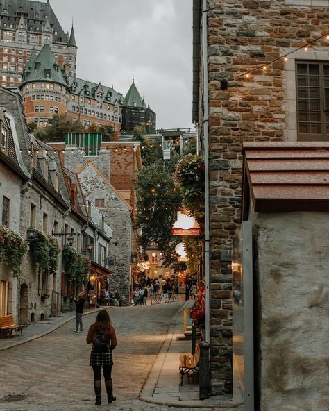 》Evening strolls in Old Québec City ✨ Have you ever been to Québec or elsewhere in Canada? ↡ The walkability, cobblestone streets, European… | Instagram Walkable City, Quebec City Canada, Old Quebec, Canada Photography, Cobblestone Streets, European Architecture, Explore Canada, Romantic Atmosphere, Montreal Quebec