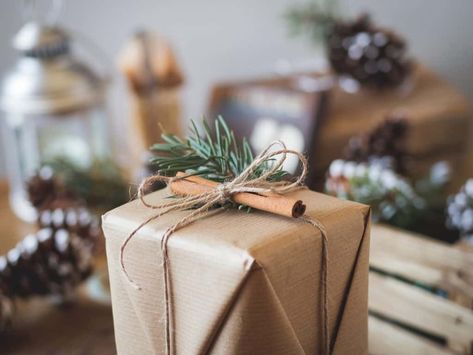 15 Creative Ways to Wrap Christmas Gifts for a Personal Touch Cute Ways To Wrap Christmas Gifts, Ways To Wrap Christmas Gifts, Creative Wrapping Ideas, Wrap Christmas Gifts, Wrapping A Gift, Creative Wrapping, Wooden Backdrops, Wallpaper Walls Decor, Contemporary Cottage