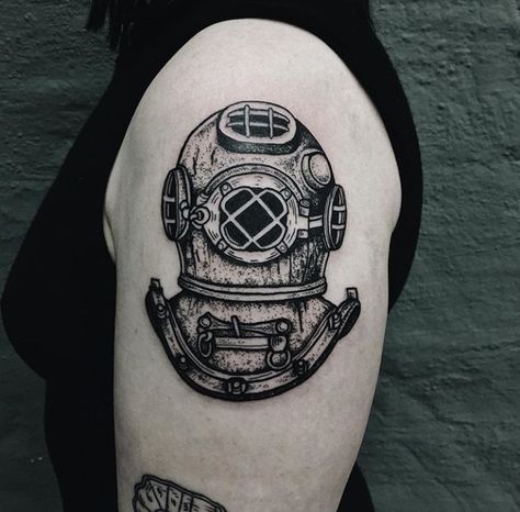 Old Scuba Helmet Tattoo, Divers Helmet Tattoo, Diving Helmet Tattoo, Helm Tattoo, Divers Helmet, Trident Tattoo, Helmet Tattoo, Diving Helmet, Nautical Tattoo