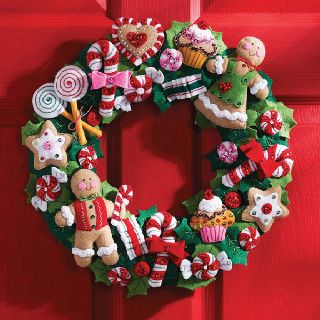 Kerstkrans Homemade Christmas Wreaths, Candy Wreath, Felt Wreath, Candy Decorations, Fun Christmas Decorations, Applique Kit, Xmas Wreaths, Felt Applique, Noel Christmas