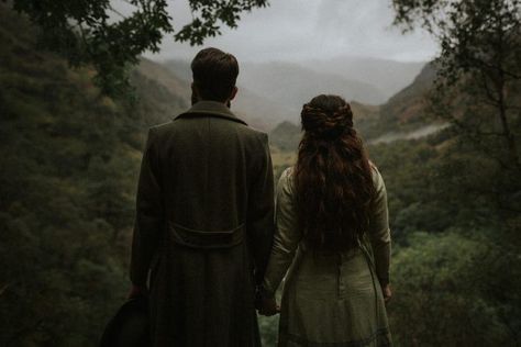 Harry Potter Scotland, Outfits For Him, Scotland Autumn, Victorian Outfit, Man Coat, Couples Photo Session, Forest Engagement Photos, Scotland Elopement, Couple Vintage