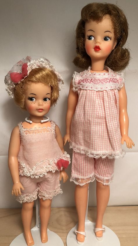 1960s Dolls, Tiny Tears Doll, Vintage Christmas Toys, Tammy Doll, Sindy Doll, Victorian Dolls, Doll Costume, Old Dolls, Creepy Dolls