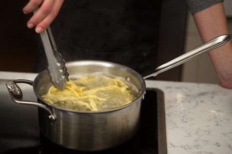 How to Cook Fresh Pasta How To Cook Fresh Pasta, How To Store Fresh Pasta, Cooking Fresh Pasta, Fried Pasta, Pasta Ideas, Handmade Pasta, Pasta Noodles, Fresh Pasta, Yummy Yummy