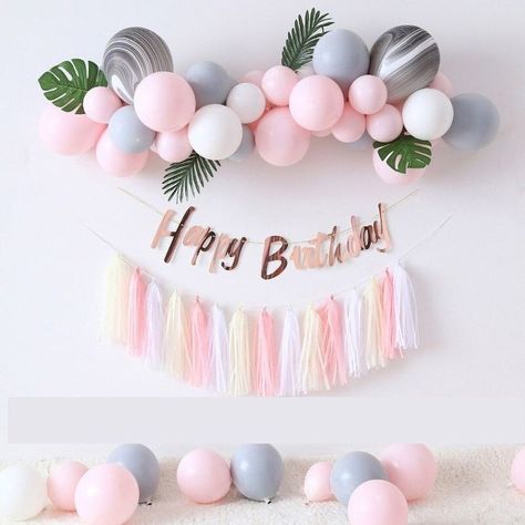 Surprise Birthday Decorations, Birthday Decorations At Home, 1st Birthday Girl Decorations, Happy Birthday Decor, Simple Birthday Party, Birthday Room Decorations, Bedroom Scene, Anniversaire Diy, Party Layout