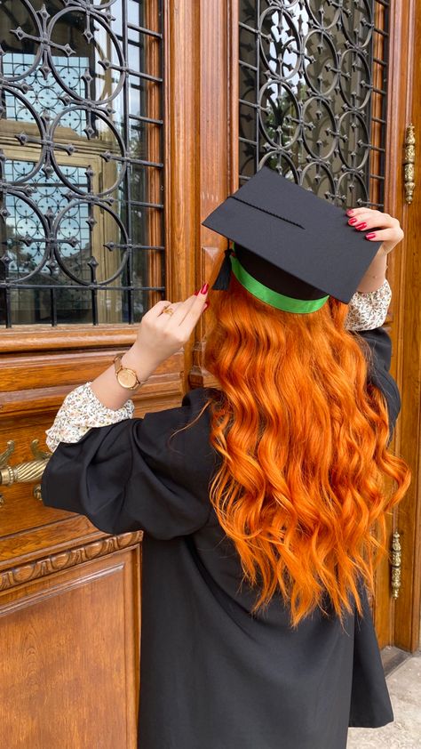 Ginger hair || Graduation || Grad Cap Ginger Hair Aesthetic, Hair Graduation, Cosmetology Graduation, Ginger Hair Girl, Light Red Hair, Twisted Hate, Pelo Cafe, Academic Aesthetic, Ginger Women