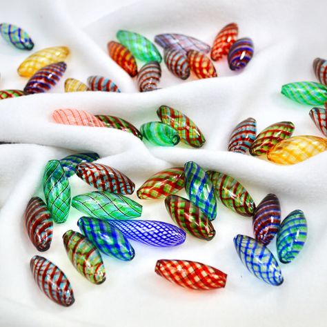 Murano Glass Beads Glass Bead Crafts, Italian Decor, Murano Glass Jewelry, Murano Italy, Murano Glass Beads, Glass Heart, Glass Artists, Shape Design, Bead Crafts