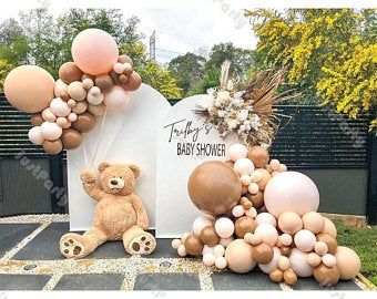 Coffee Baby Shower, Décoration Baby Shower, Baby Shower Balloon Arch, Bear Baby Shower Theme, Idee Babyshower, Balloon Garland Diy, Baby Shower Deco, Garland Arch, Baby Shower Inspiration