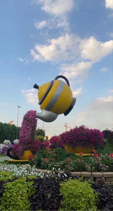 Dubai Mirical Garden, Holiday Manifestation, Dubai Snap, Dubai Tourist Attractions, Miracle Garden Dubai, Dubai Tickets, Creative Snaps, Dubai Frame, Creative Snaps For Snapchat