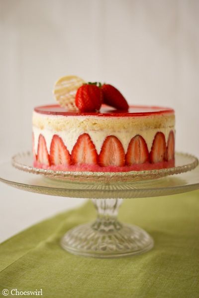 Strawberry Fraisier, Spring Strawberries, Berry Patch, Decoration Patisserie, British Baking, Dessert Cake, Fancy Desserts, Strawberry Cake, Decadent Desserts