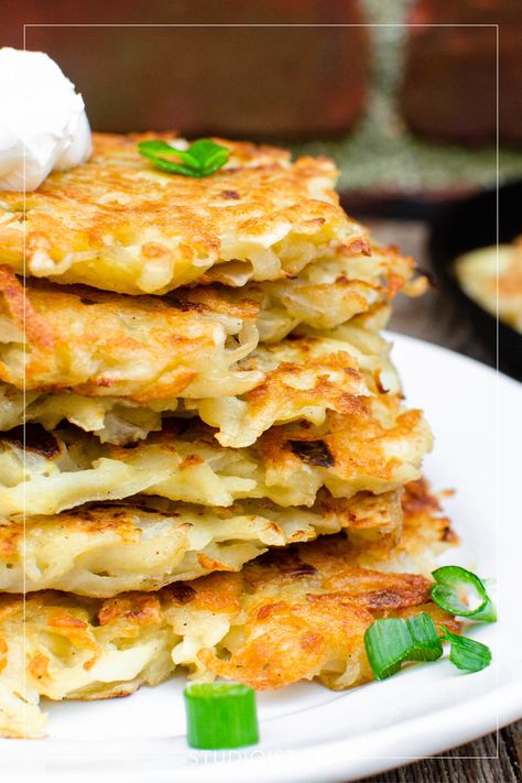 Gluten Free Potato Pancakes, Gluten Free Potato Latkes, Gluten Free Latkes, Vegan Latkes, Gluten Free Veggies, Gluten Free Meal Prep, Potato Latkes, Gluten Free Potatoes, Vegan Sour Cream