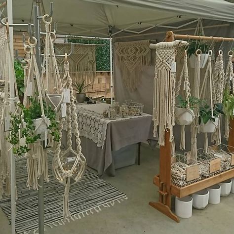 Booth Display Ideas Diy, Craft Market Display, Craft Booth Display, Craft Fairs Booth, Craft Market, Market Display, Craft Booth Displays, Macrame Supplies, Craft Stalls