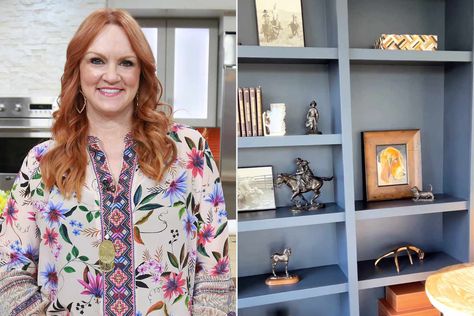 Ree Drummond Shows Off Gorgeous ‘TV-Free’ Room in Her New House Where She Catches Up with Husband Ladd Ree Drummond Ranch, Pawhuska Oklahoma, Building A Small House, Pioneer Woman Ree Drummond, Meaningful Photos, Over The Couch, Gold Sofa, The Food Network, Food Network Star