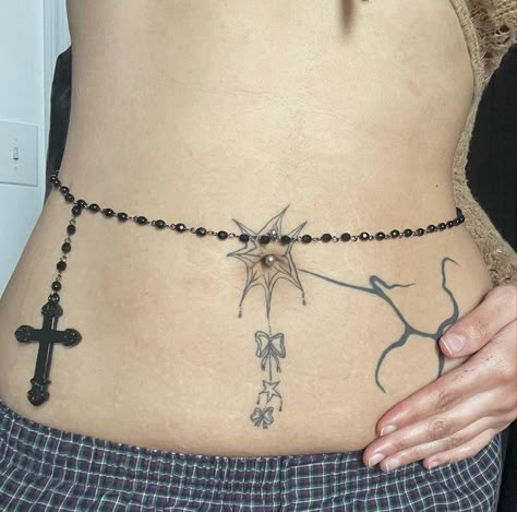 Chain Tattoo, Belly Tattoo, Belly Chain, Body Modifications, Piercing Tattoo, Pretty Tattoos, Body Mods, Looks Style, Piercing Jewelry