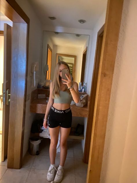 Nike Pro School Outfit, Summer Outfits Nike Pro, Nike Pro Top, Nike Pro Mirror Pics, Nike Pro Teen, Nike Pro Shorts Outfit School, Nike Pros Mirror Pic, Nike Pro Leggings Outfit For School, Cute Outfits With Nike Pros