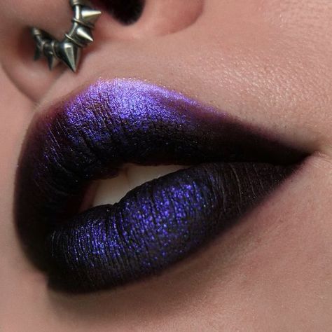 andromeda 🌠 on Instagram: "lip close up from my last post! @kaleidosmakeup scorpion fruit (PR) topped with @clionadhcosmetics UV 🖤✨ #kaleidosmakeup #clionadhcosmetics #indiemakeup #eyeshadow #lipstick #multichrome #duochrome #sparkle #macrophotography #editorialmakeup #mua #discoverunder20k" Edgy Lip Makeup, Different Lipstick Styles, Purple Lipstick Aesthetic, Dark Purple Lipstick Makeup, Duochrome Eyeshadow Looks, Multichrome Eyeshadow Looks, Black And Purple Makeup, Dark Lipstick Looks, Multichrome Makeup