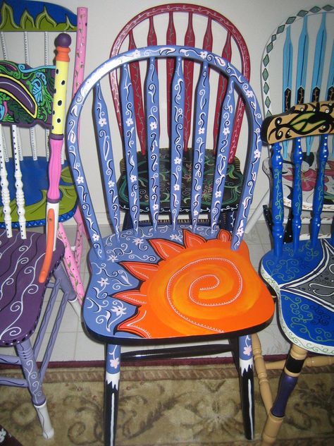 Personal Artwork - Painted Chairs by Carrie Butler at Coroflot.com Painted Chairs Diy, Paint Chairs, Painted Wooden Chairs, Chalk Paint Chairs, Furniture Makeover Inspiration, Hand Painted Chairs, Whimsical Painted Furniture, Painted Stools, Funky Chairs